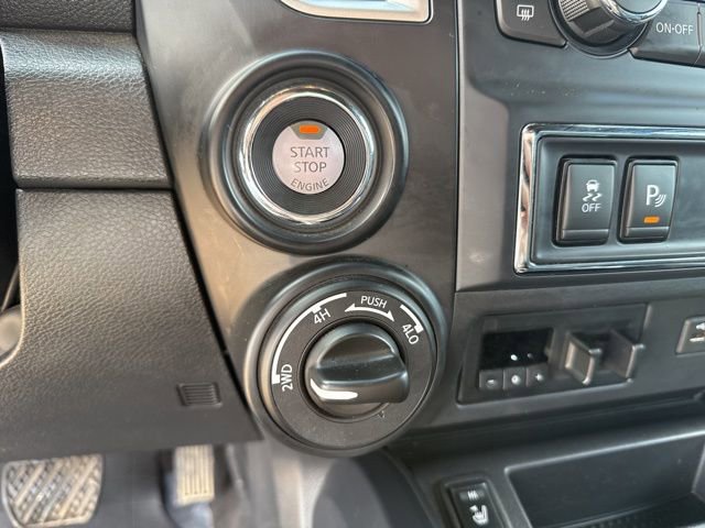 Used 2019 Nissan Titan SL w/ Midnight Edition AWD/4WD image 31