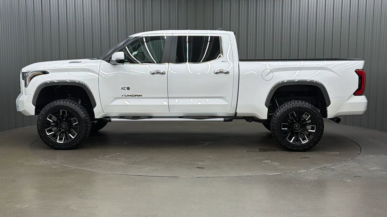 Used 2025 Toyota Tundra Limited image 8