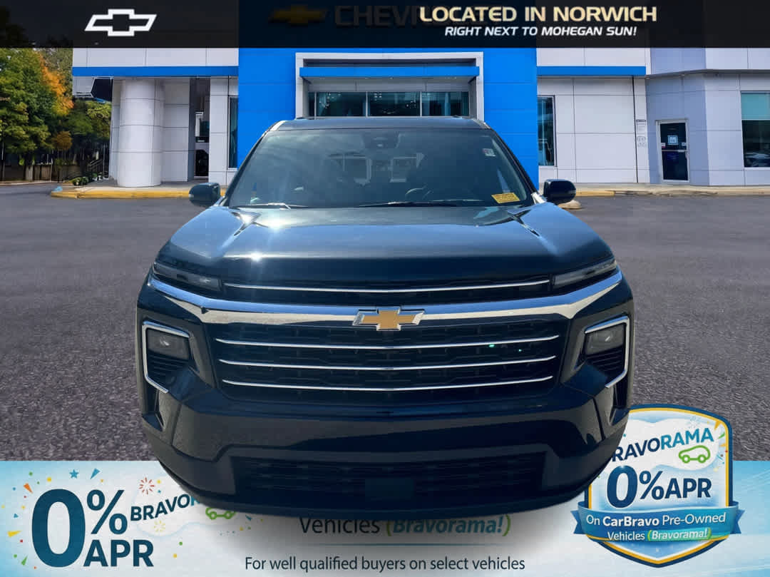 Used 2025 Chevrolet Traverse LT w/ Sun and Wheel Package image 2