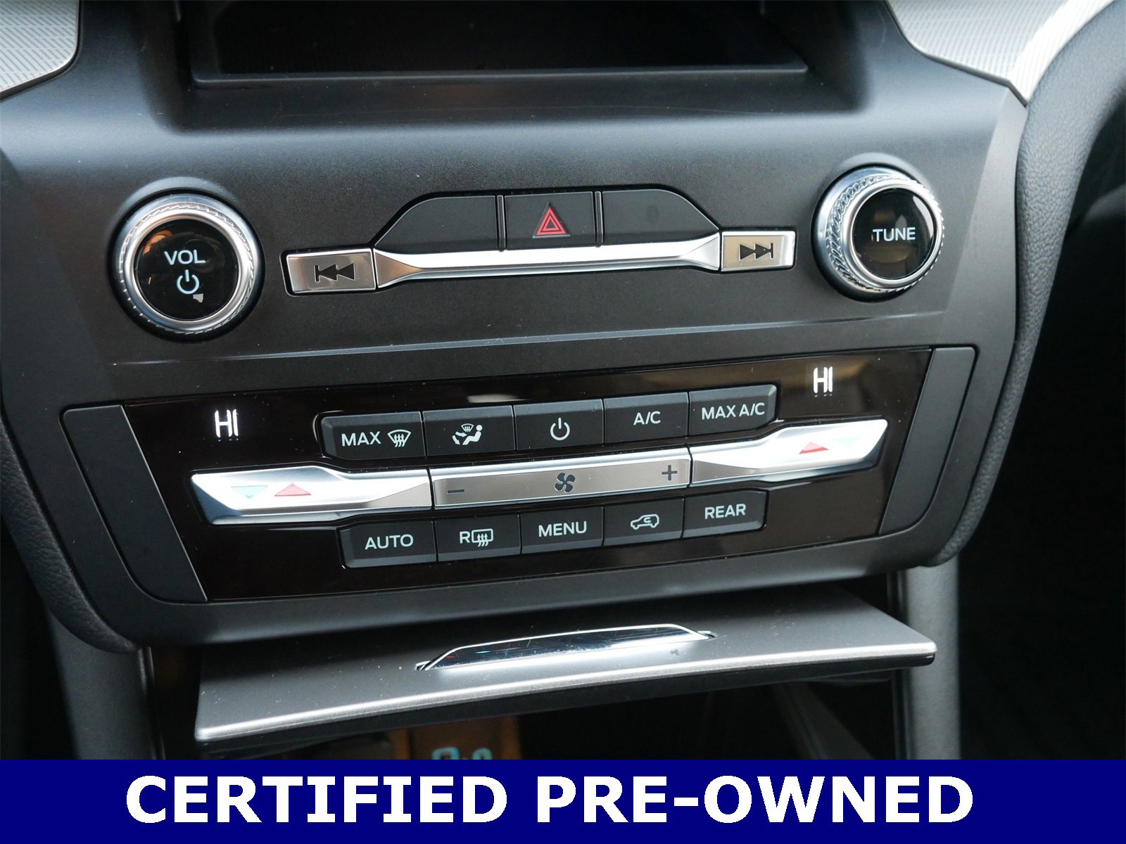 Certified 2020 Ford Explorer XLT w/ Equipment Group 202A image 23