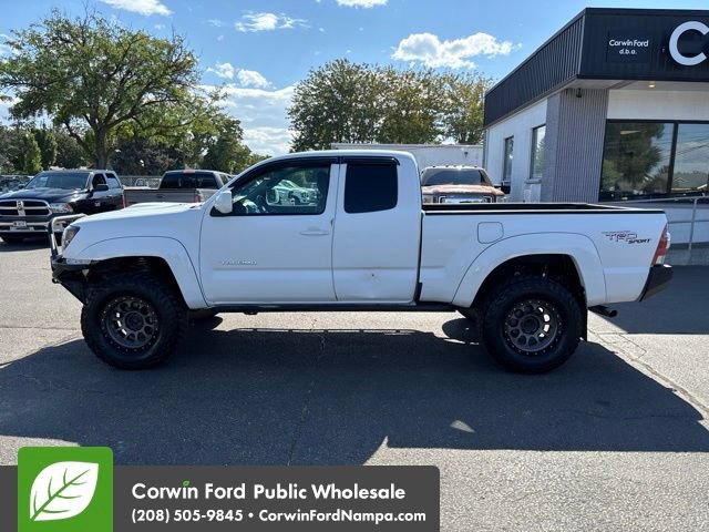 Used 2011 Toyota Tacoma 4x4 Access Cab V6 w/ TRD Sport Pkg image 7