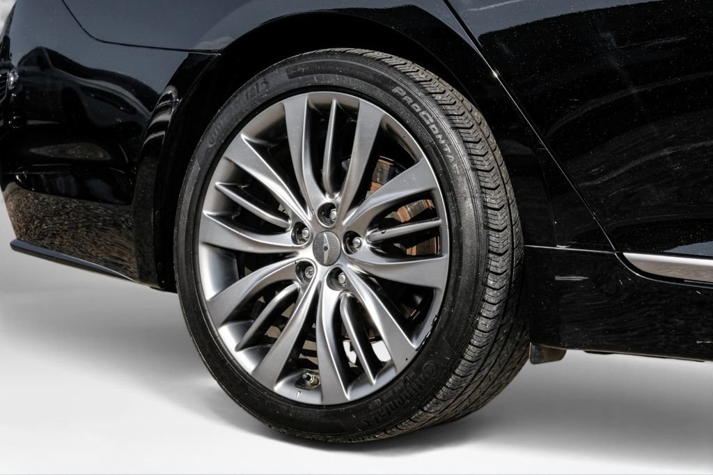 Used 2015 Hyundai Genesis 5.0 w/ Option Group 05 RWD image 57
