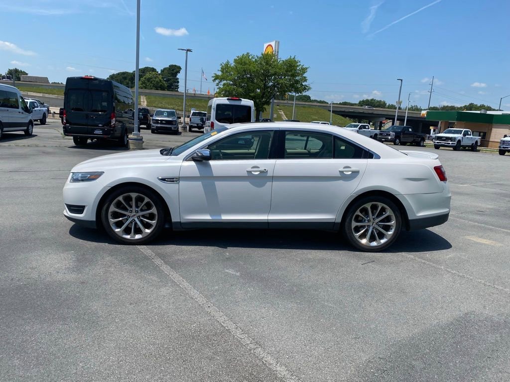 Used 2015 Ford Taurus Limited w/ Equipment Group 301A FWD image 4