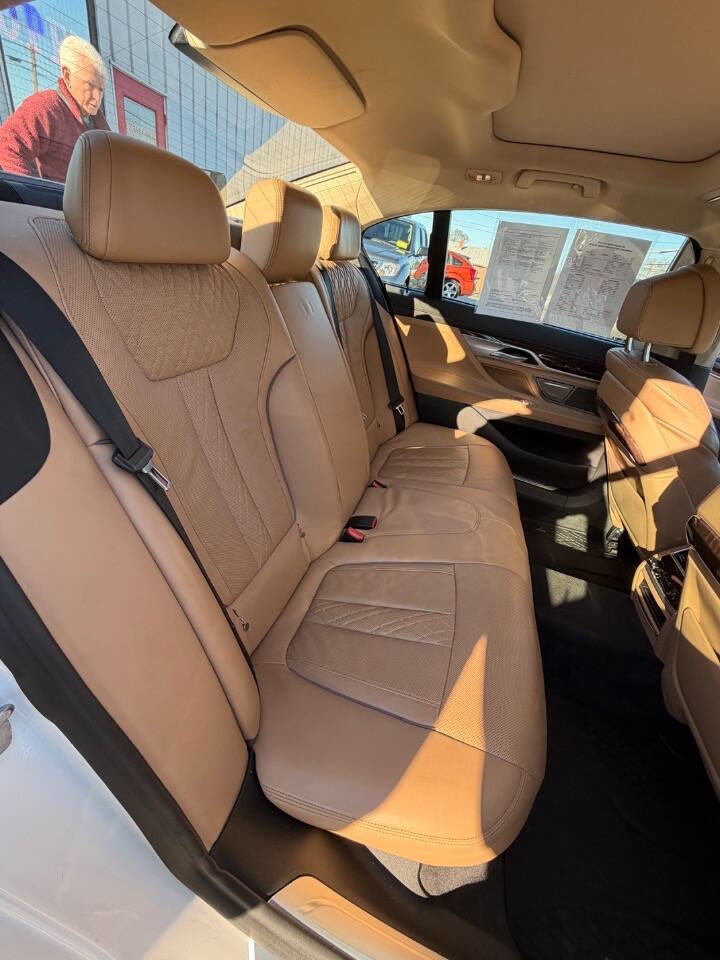 Used 2019 BMW 750i xDrive w/ Luxury Rear Seating Package image 20