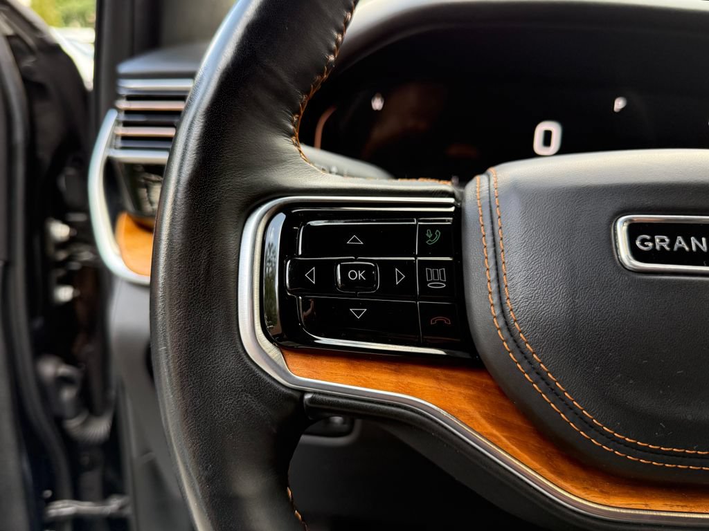 Used 2022 Jeep Grand Wagoneer Series III AWD/4WD image 25
