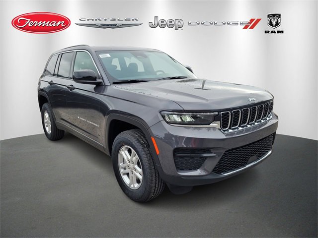 New 2025 Jeep Grand Cherokee Laredo image 1