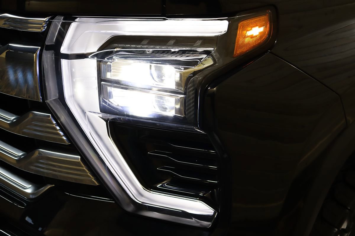 Used 2024 Chevrolet Silverado 2500 High Country w/ High Country Premium Package AWD/4WD image 14