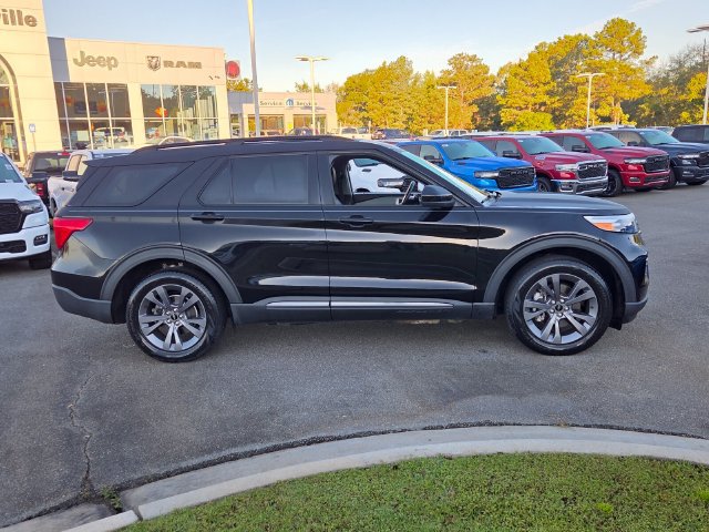 Used 2023 Ford Explorer XLT w/ Equipment Group 202A RWD image 15