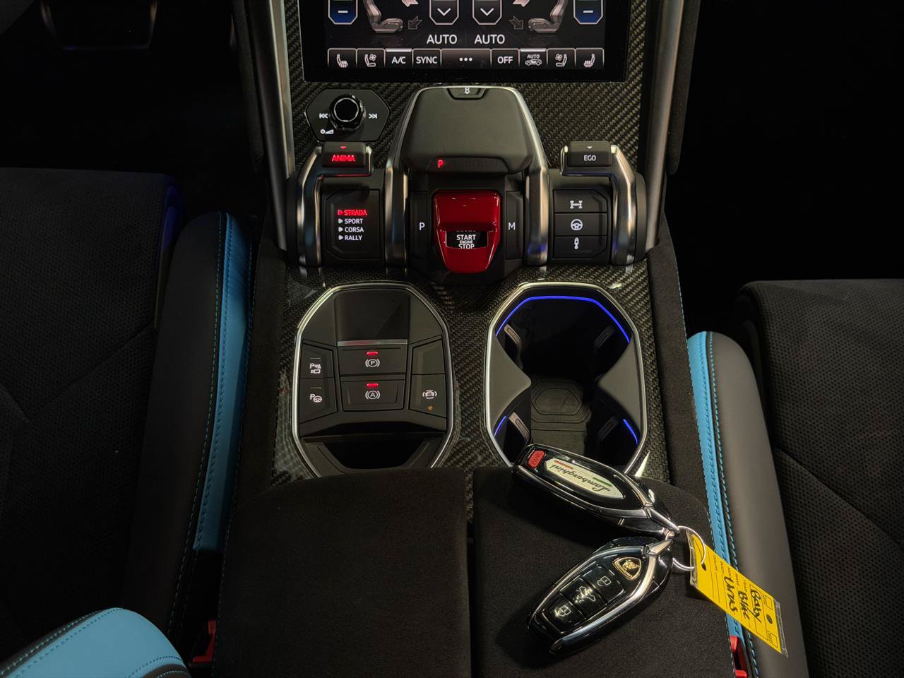 Used 2024 Lamborghini Urus Performante AWD/4WD image 36