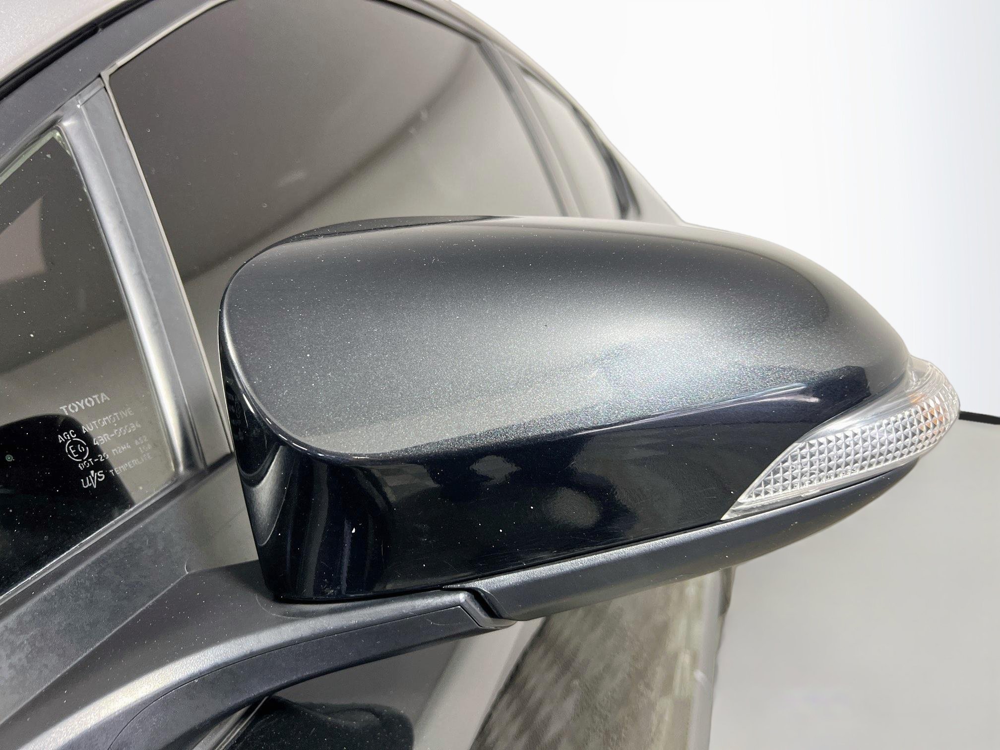 Used 2020 Toyota C-HR XLE FWD image 13