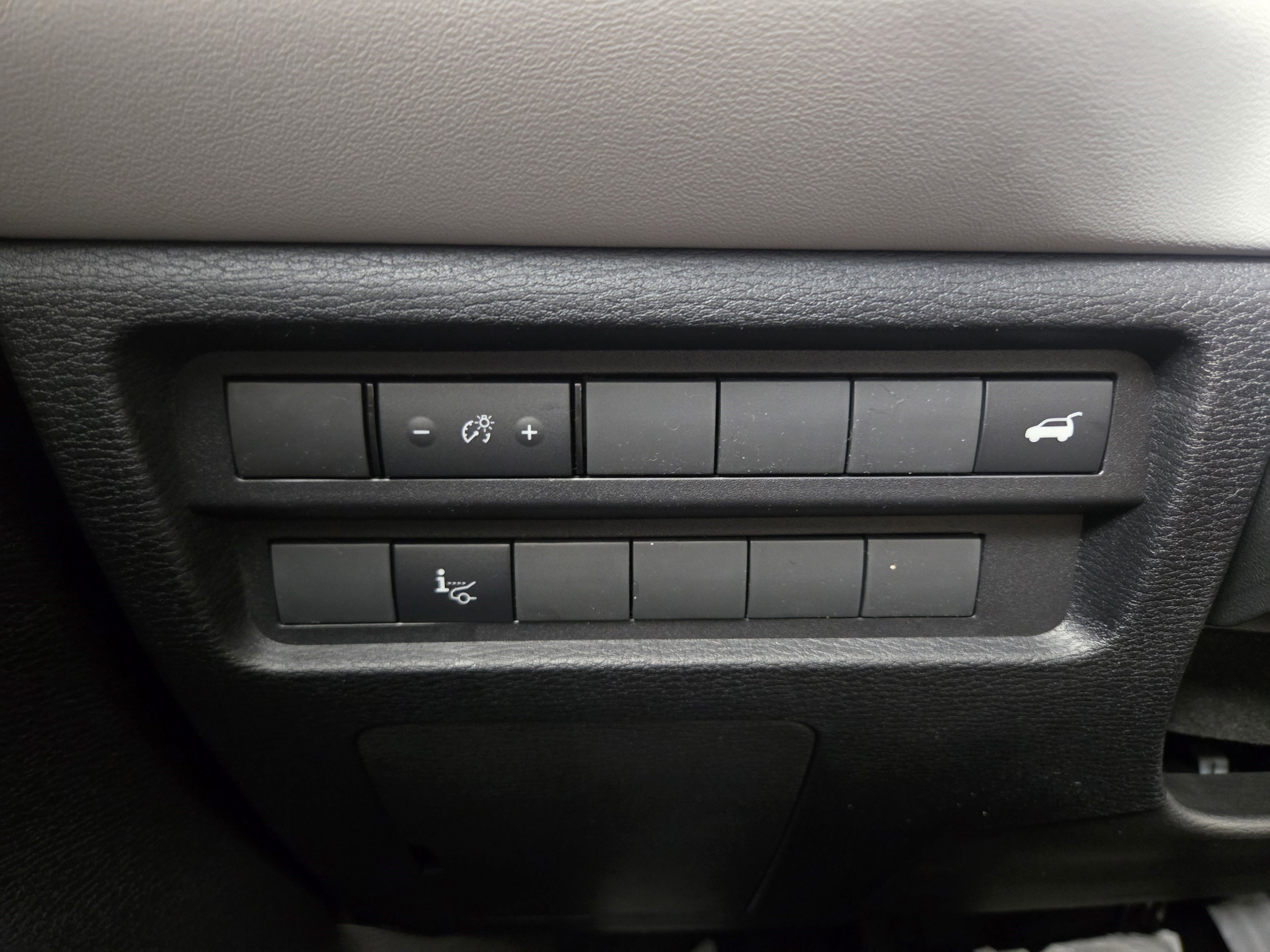 New 2025 Mitsubishi Outlander AWD image 30