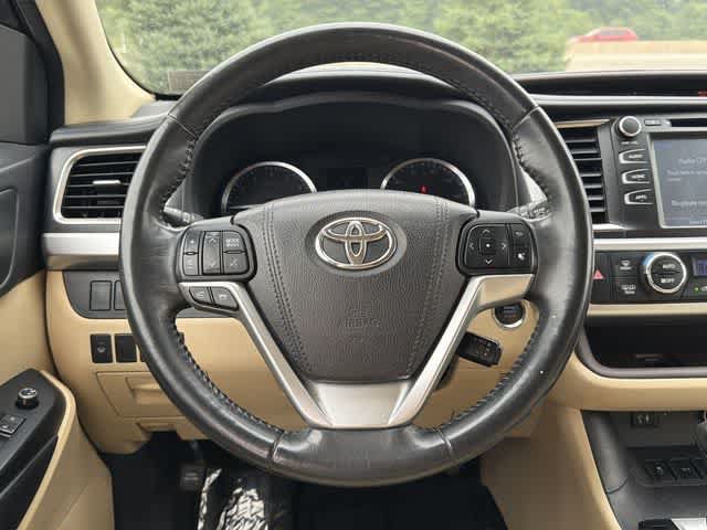 Used 2015 Toyota Highlander XLE AWD/4WD image 8