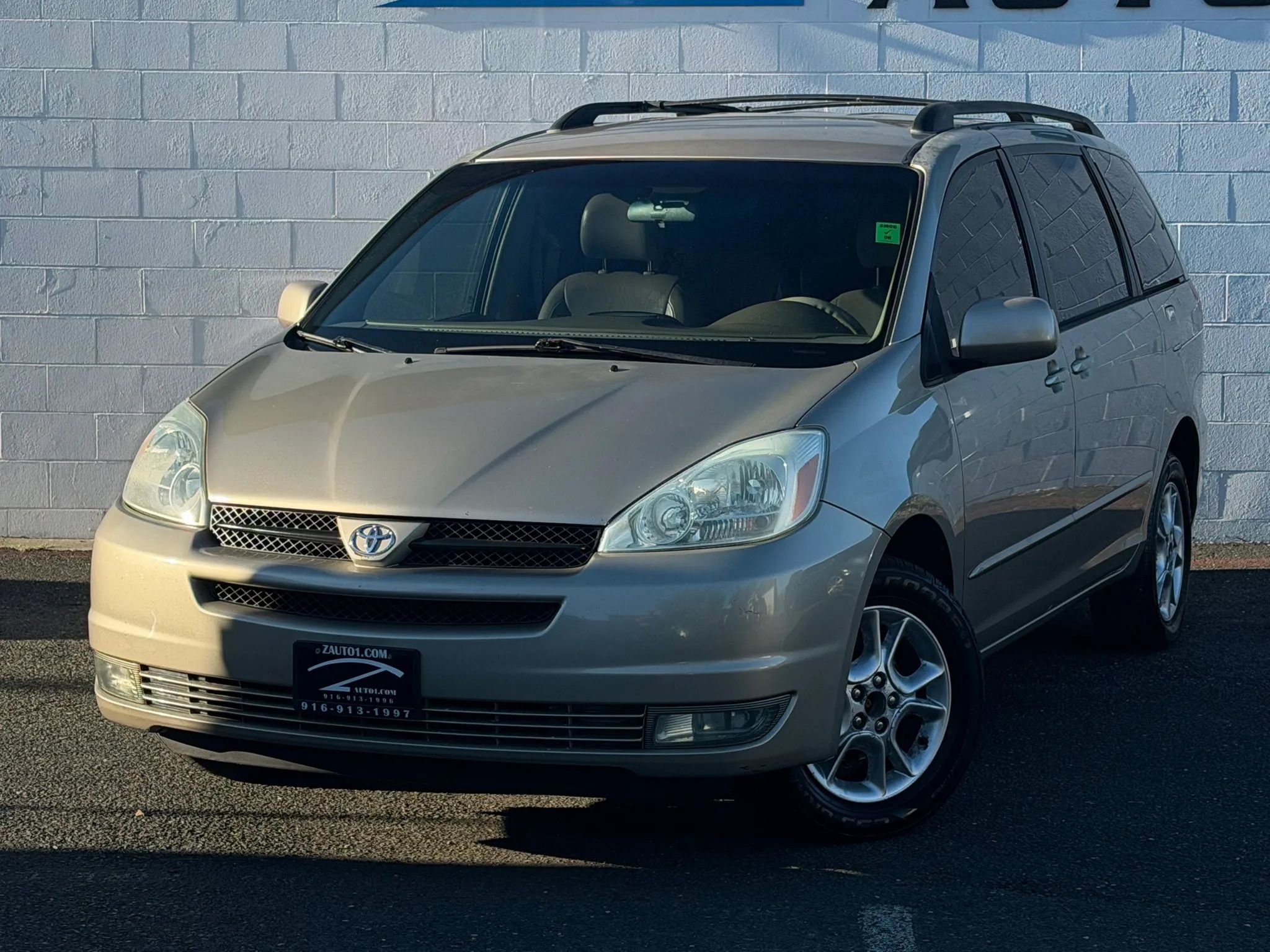 Used 2004 Toyota Sienna AWD image 1