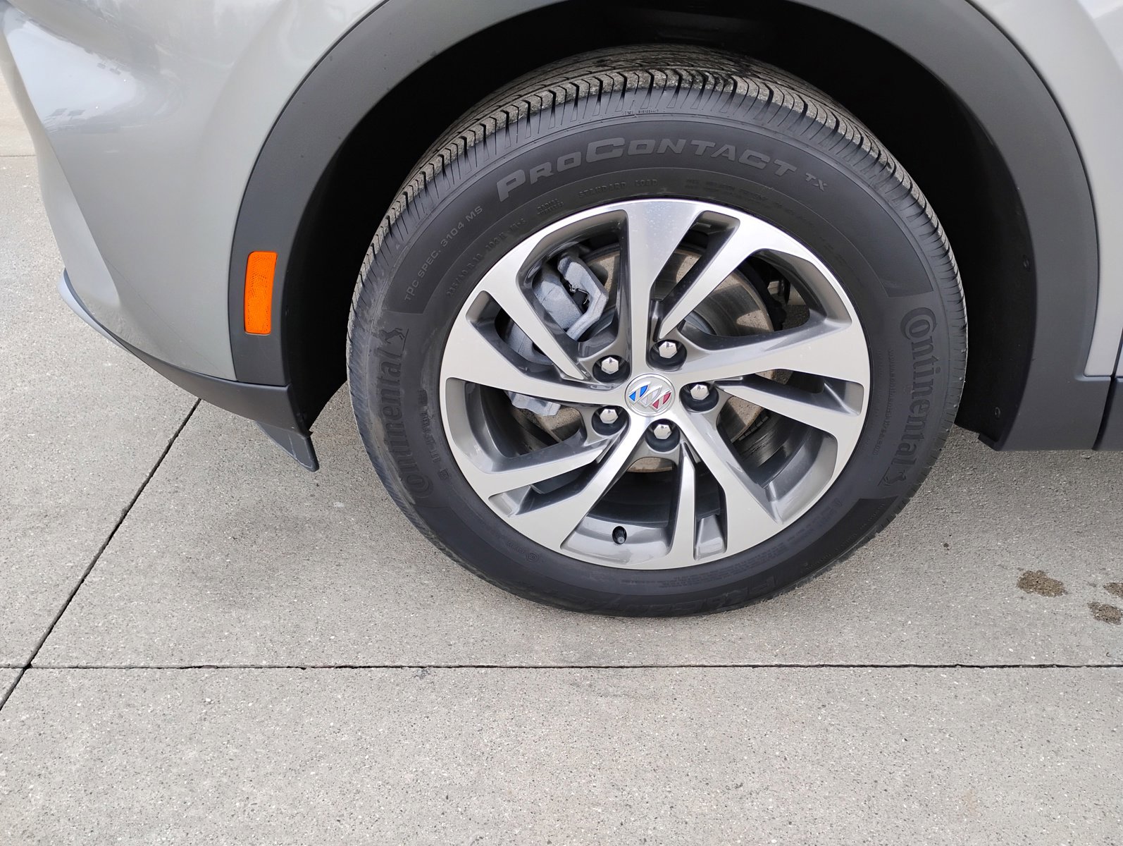 Used 2023 Buick Envision Essence image 23