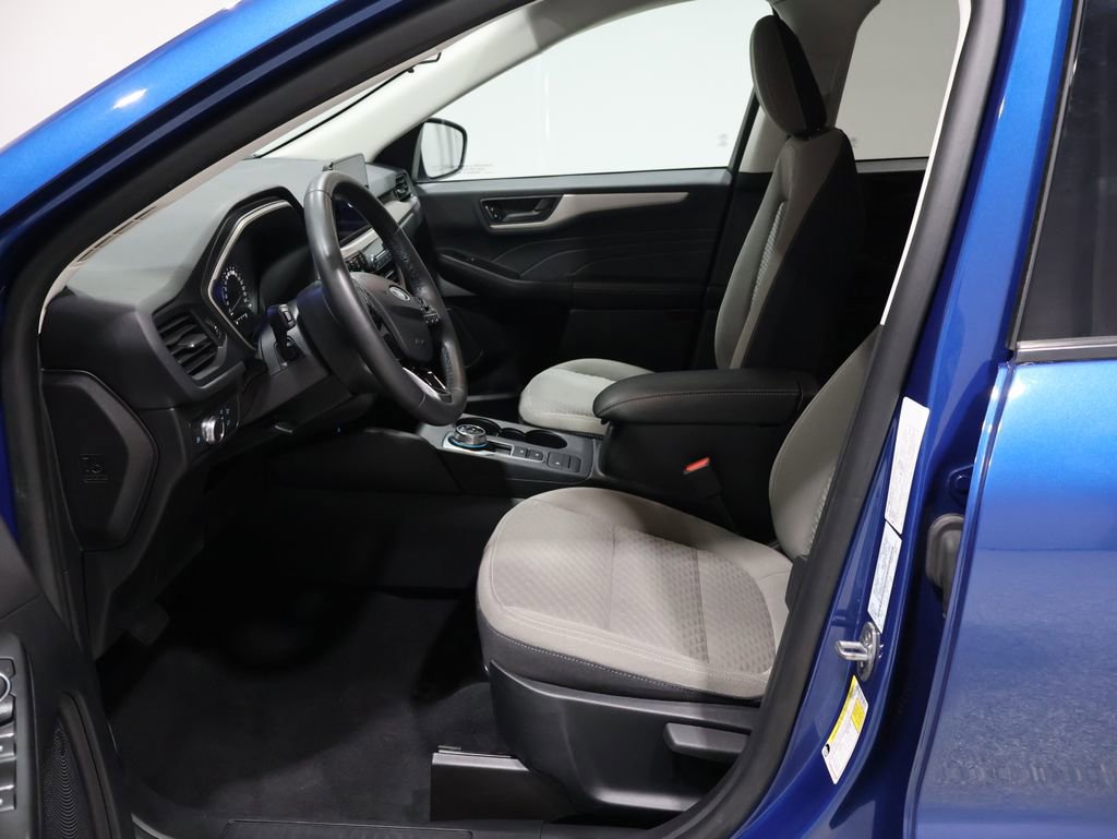Used 2022 Ford Escape SE w/ Cold Weather Package image 10