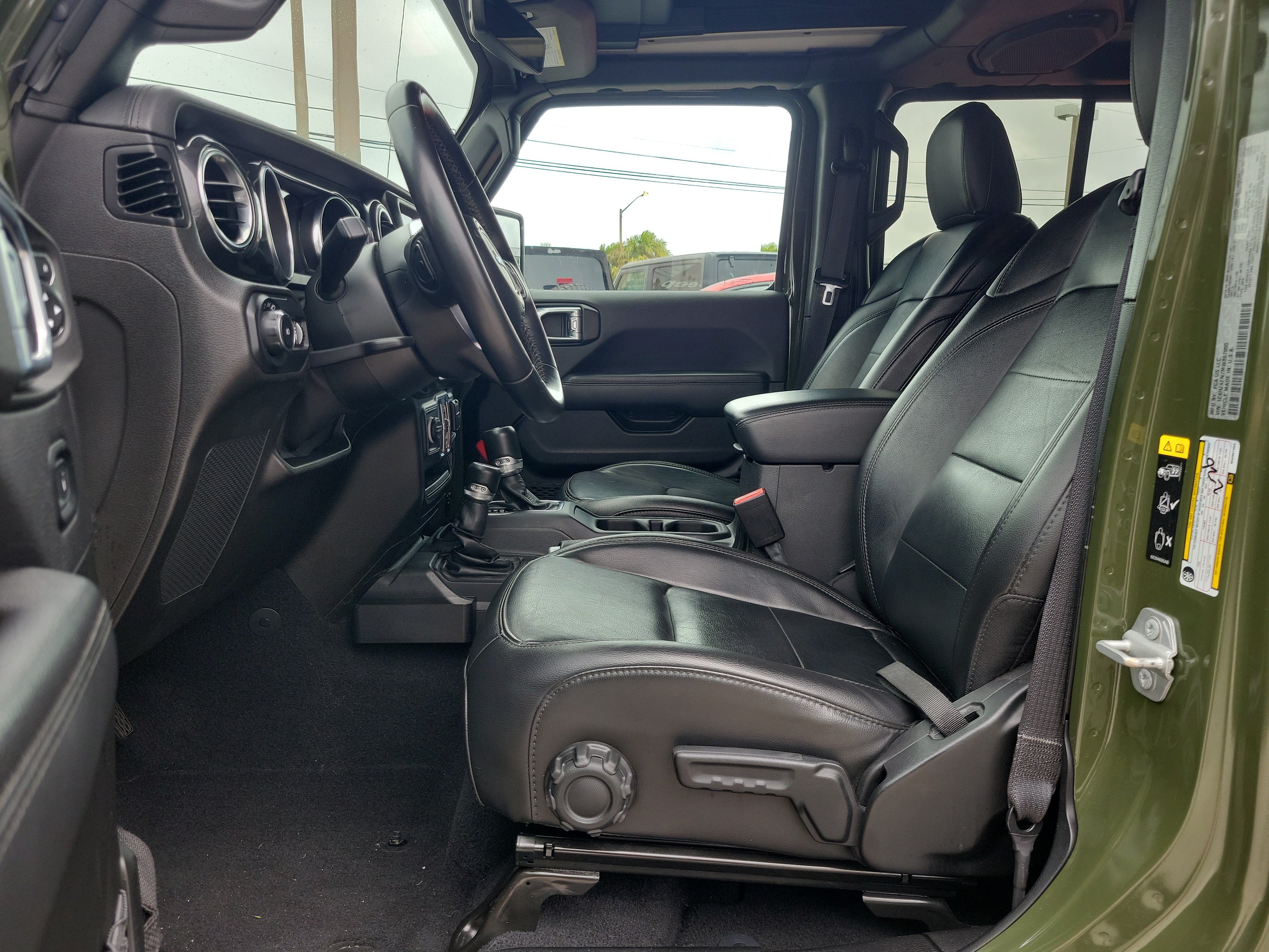 Used 2021 Jeep Wrangler Unlimited Sahara AWD/4WD image 11