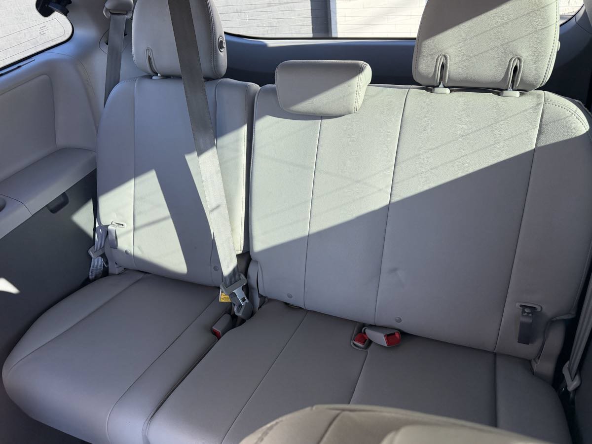 Used 2020 Toyota Sienna XLE Premium AWD/4WD image 15
