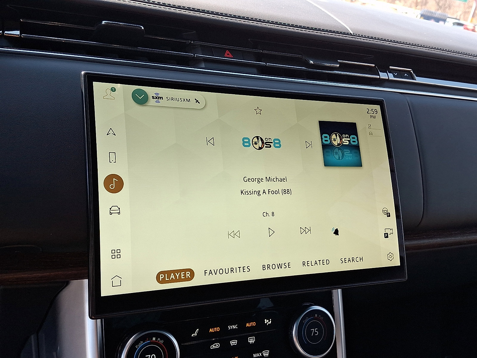 Used 2023 Land Rover Range Rover Long Wheelbase SE image 16