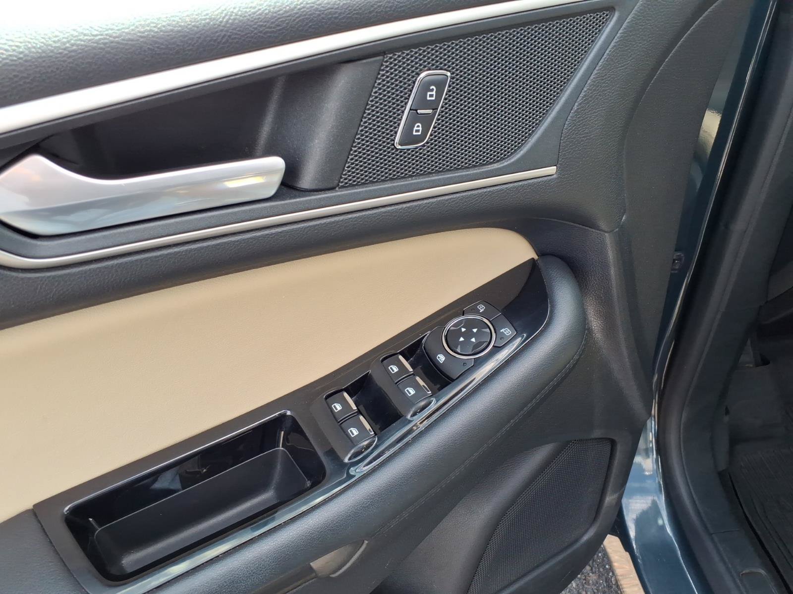 Used 2019 Ford Edge SEL w/ Equipment Group 201A AWD/4WD image 17