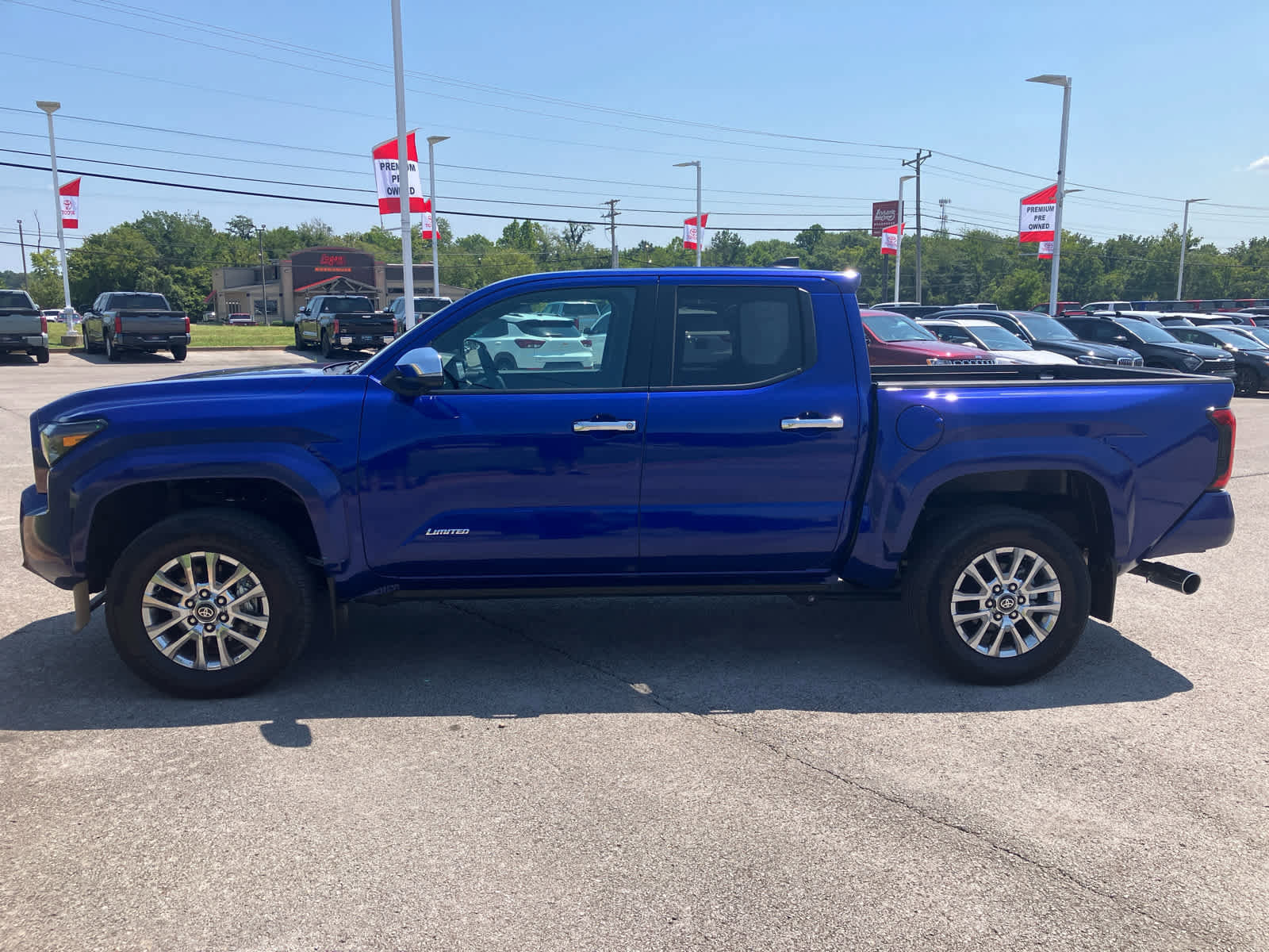 Used 2024 Toyota Tacoma Limited image 4