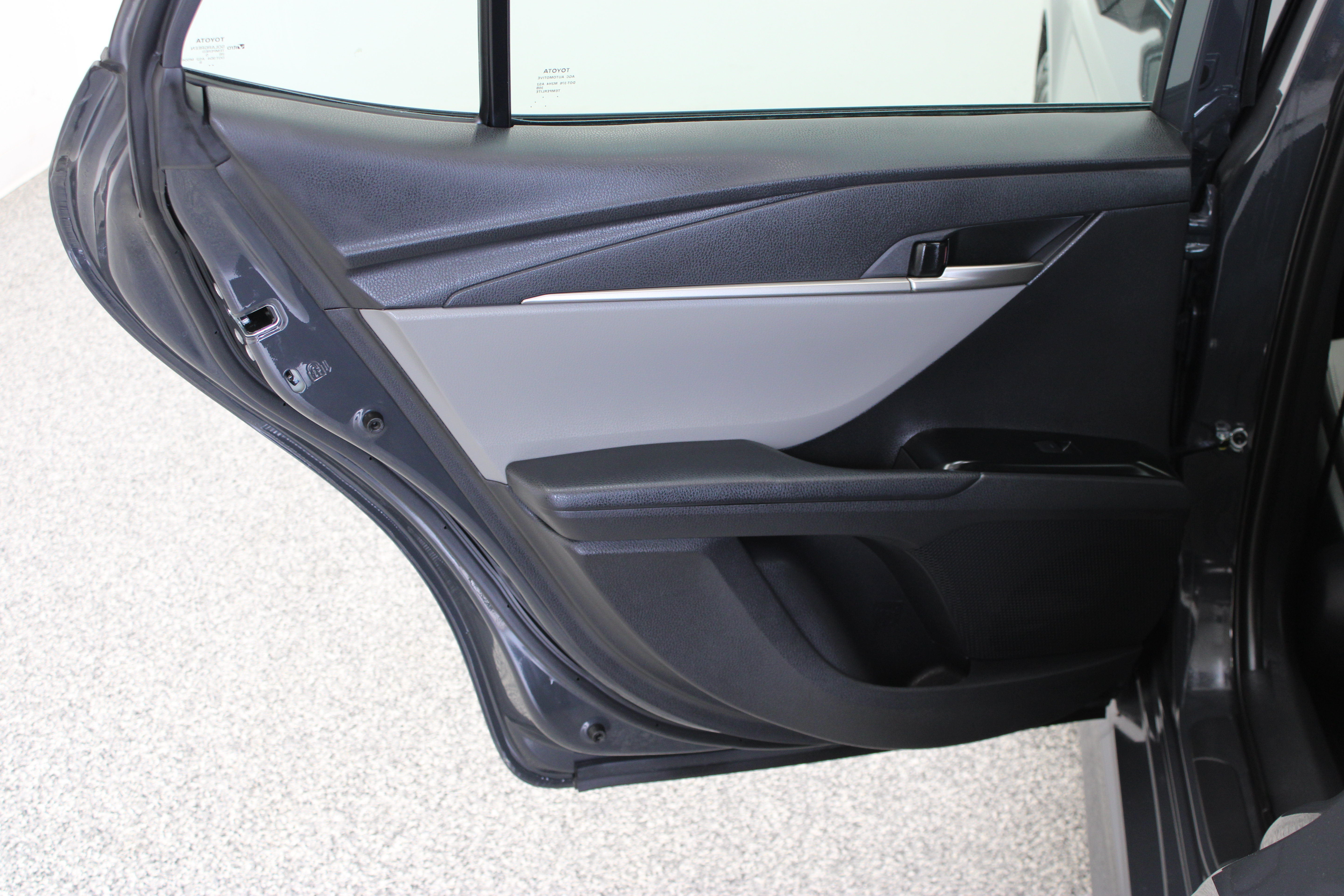 Used 2026 Toyota Camry SE FWD image 24