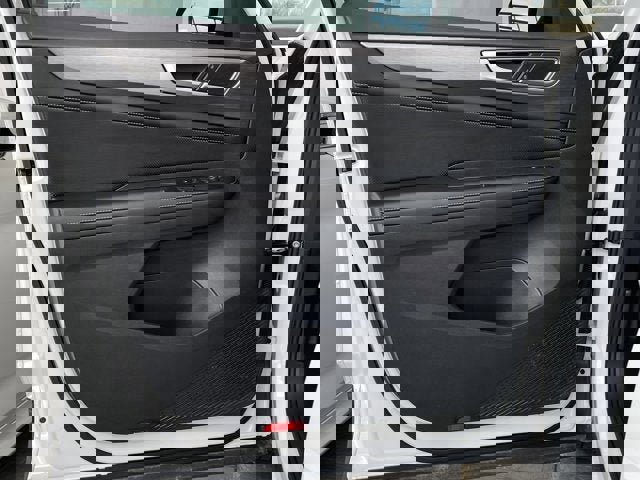 Used 2024 Volkswagen Atlas Cross Sport SE image 9