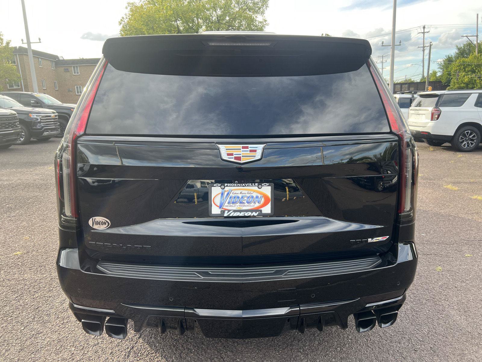 Used 2023 Cadillac Escalade V AWD/4WD image 6