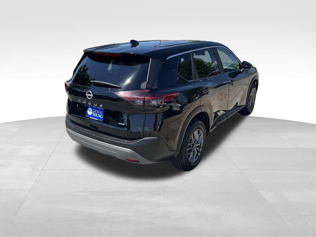 Used 2023 Nissan Rogue S AWD/4WD image 7