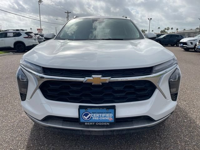 Used 2024 Chevrolet Trax LT w/ Driver Confidence Package FWD image 2