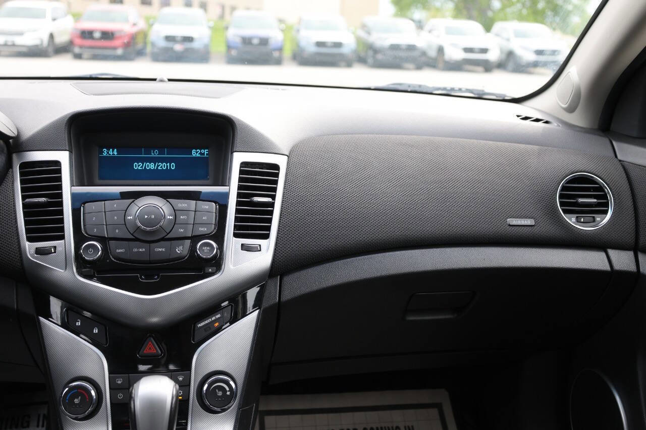 Used 2012 Chevrolet Cruze LTZ FWD image 24