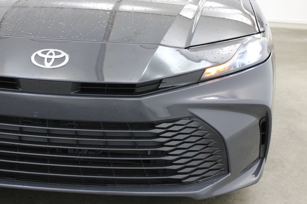 Used 2025 Toyota Camry LE w/ Convenience Package FWD image 8