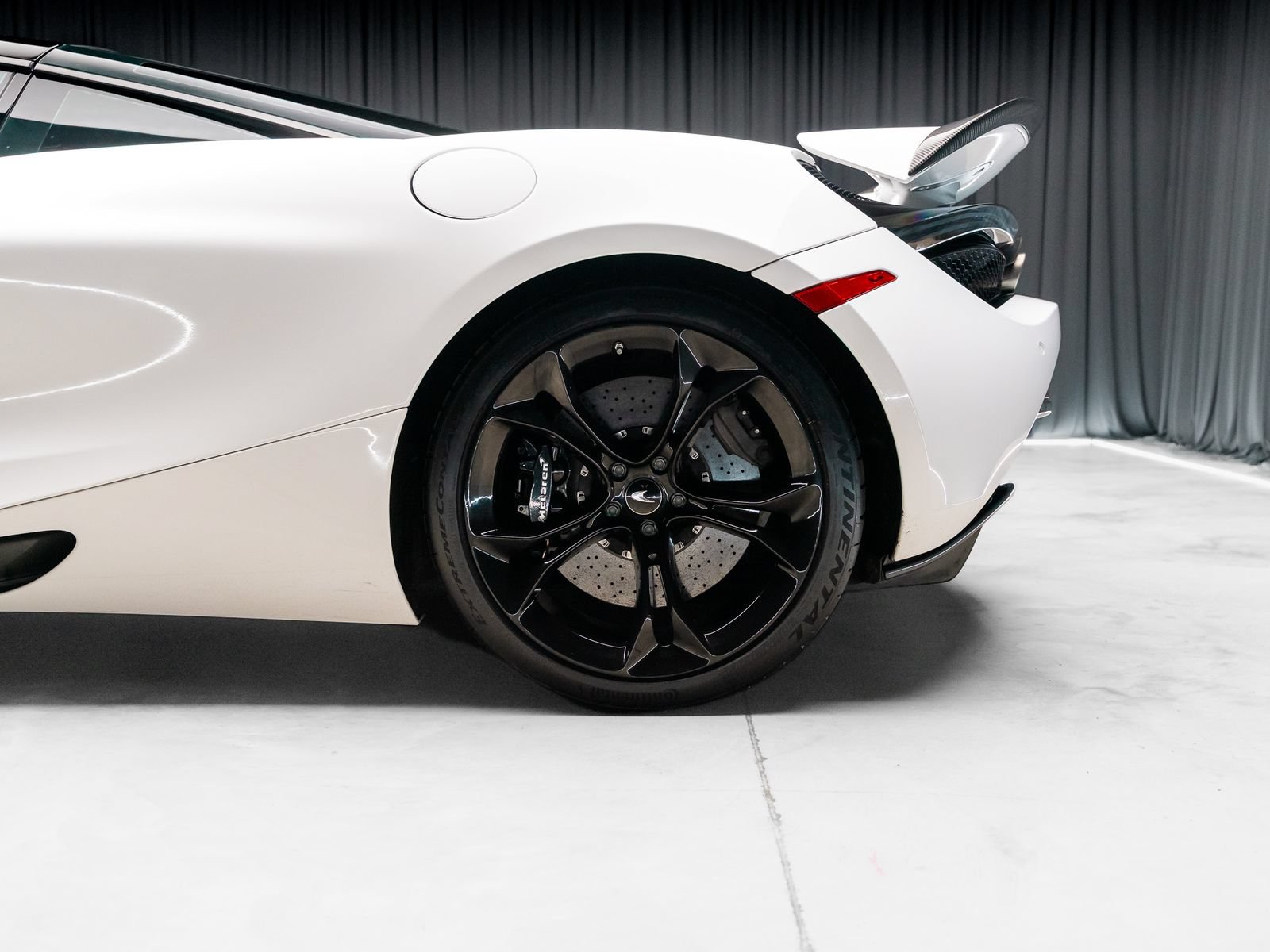 Used 2019 McLaren 720S Performance RWD image 36