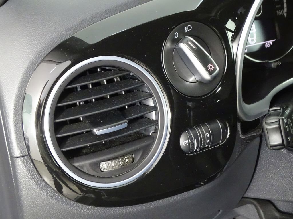 Used 2014 Volkswagen Beetle 2.5 image 16