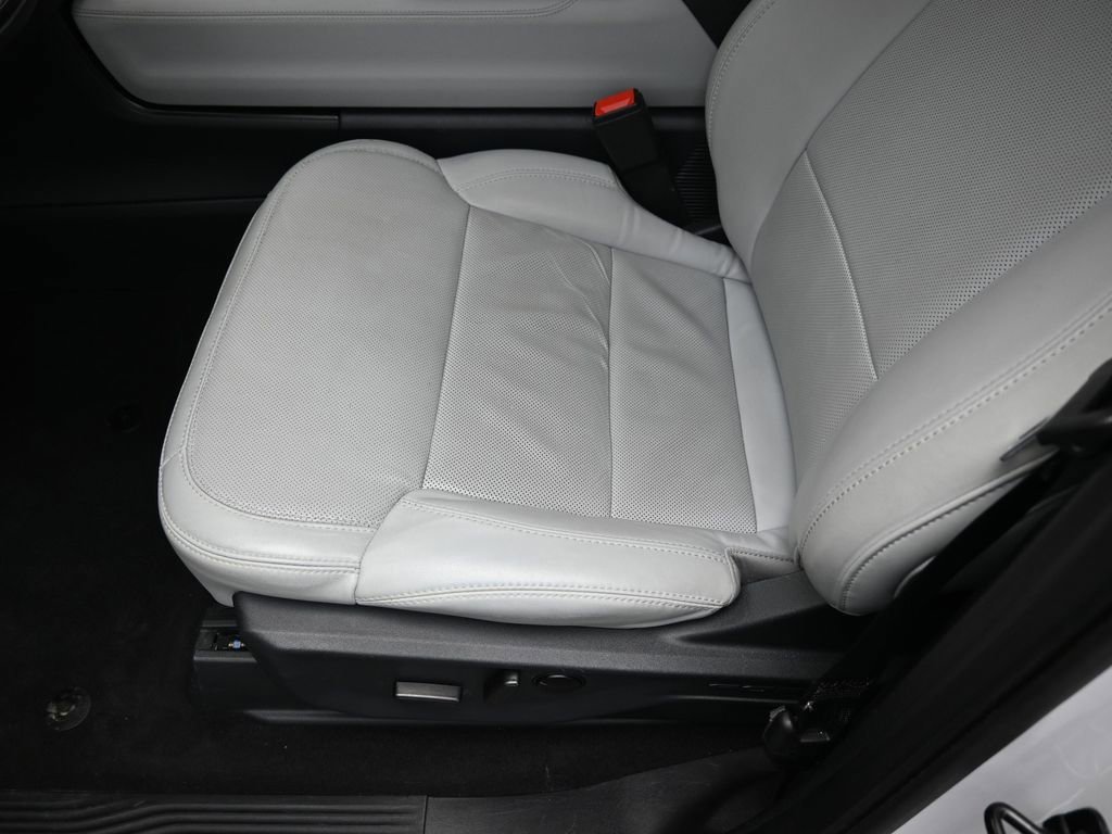 Certified 2025 Ford Expedition Max Platinum image 10