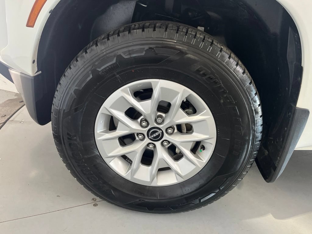 Used 2024 Nissan Frontier SV w/ Technology Package AWD/4WD image 14