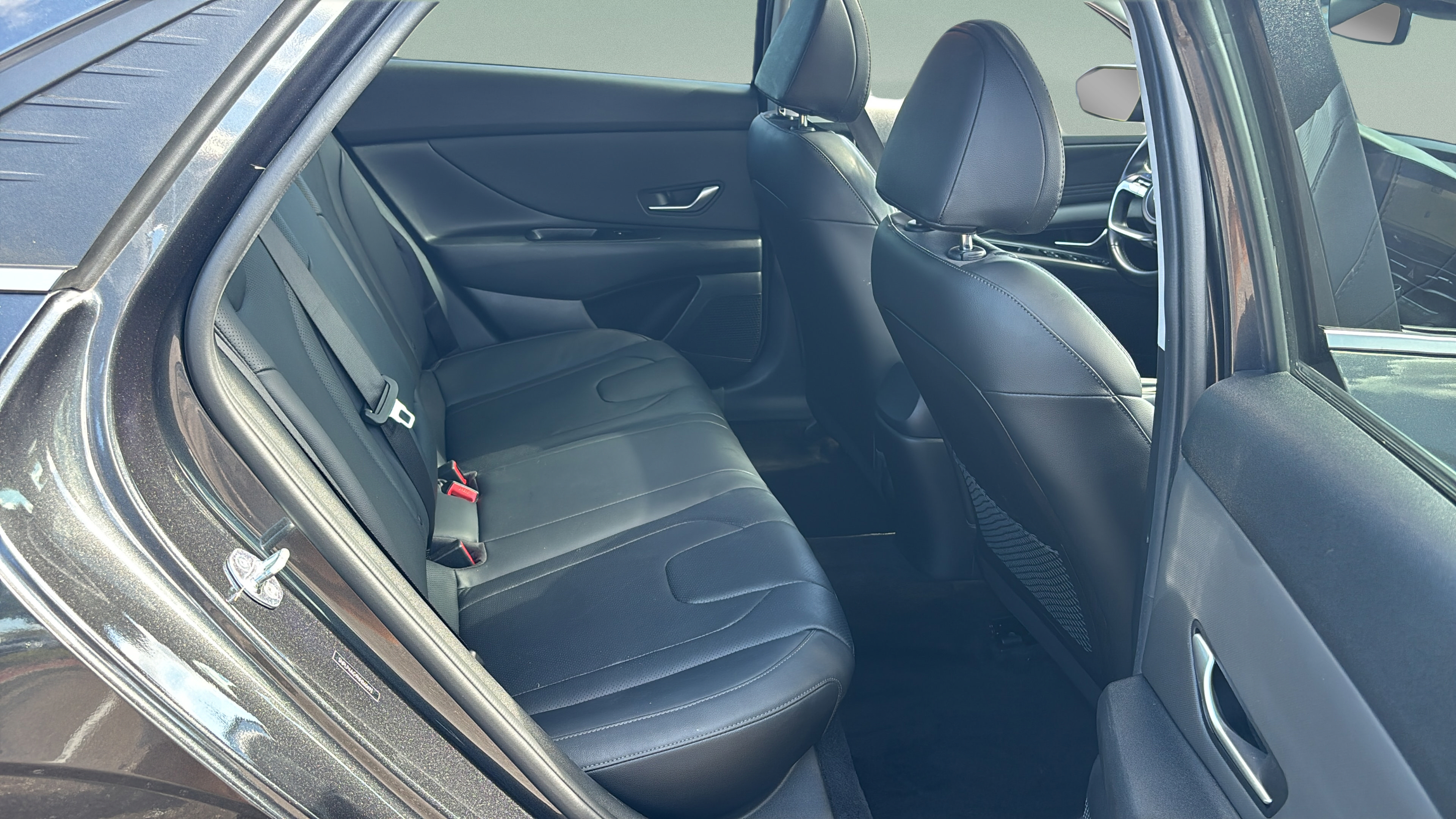 Used 2022 Hyundai Elantra Limited w/ Cargo Package FWD image 20