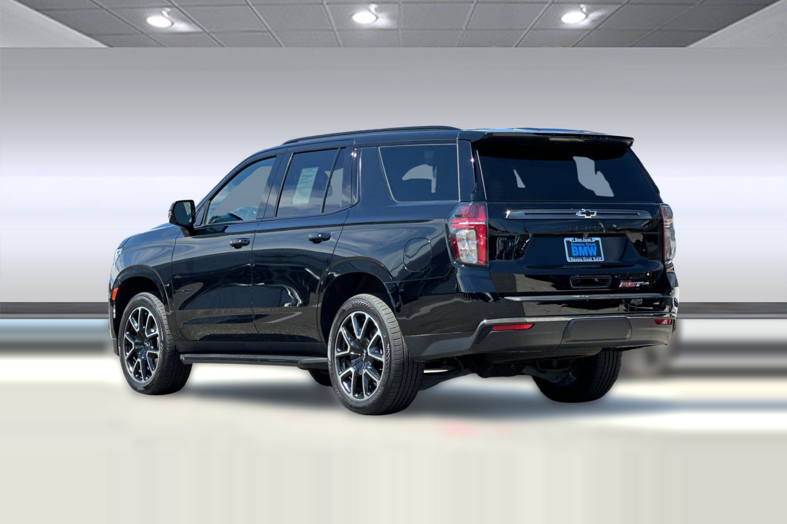 Used 2021 Chevrolet Tahoe RST w/ Luxury Package AWD/4WD image 3