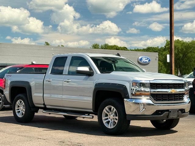 Used 2017 Chevrolet Silverado 1500 LT w/ All Star Edition AWD/4WD image 29