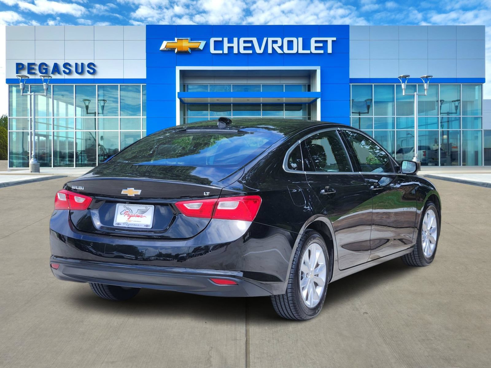 Used 2024 Chevrolet Malibu LT FWD image 5