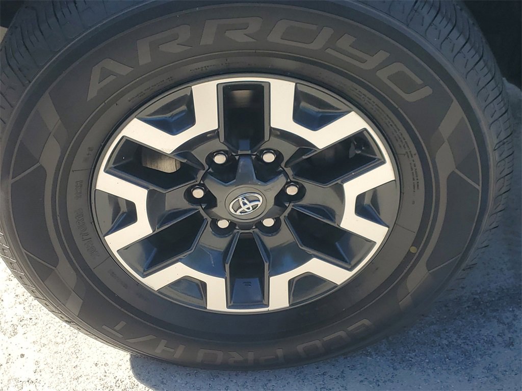 Certified 2022 Toyota Tacoma TRD Off-Road image 4