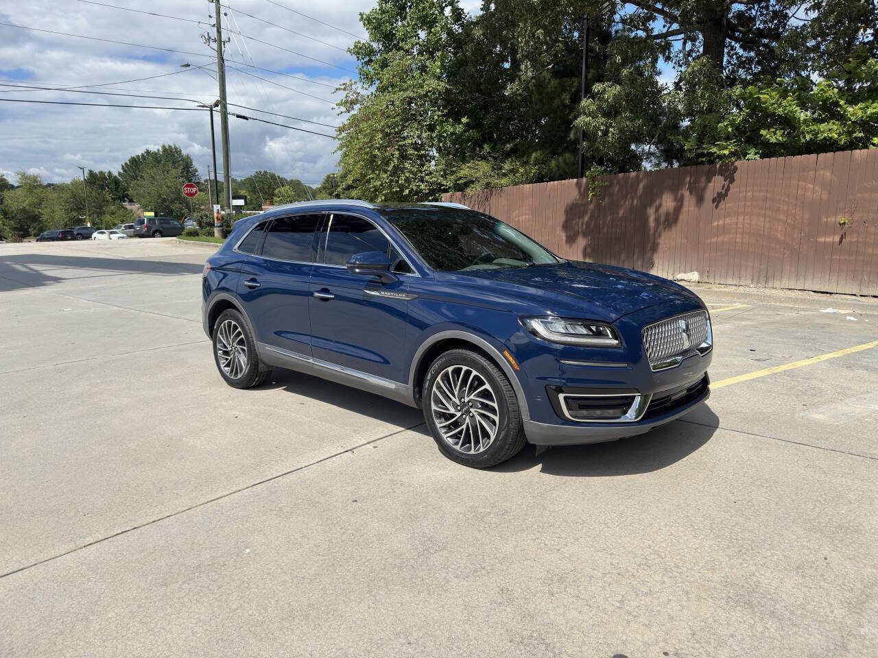 Used 2019 Lincoln Nautilus Reserve image 3