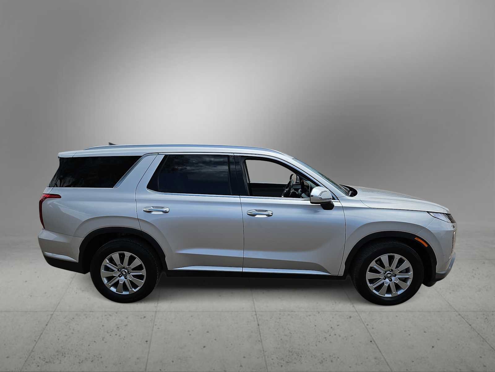 Certified 2025 Hyundai Palisade SEL FWD image 9