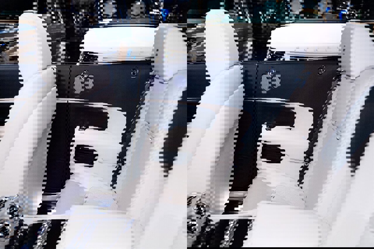 Used 2019 Rolls-Royce Dawn image 16