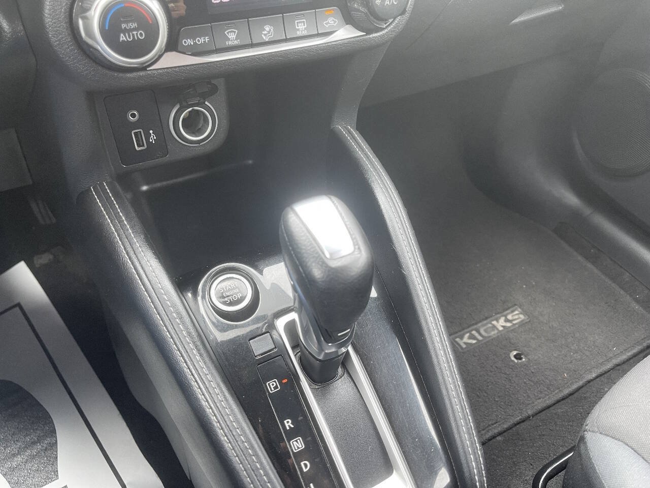 Used 2018 Nissan Kicks SV FWD image 20