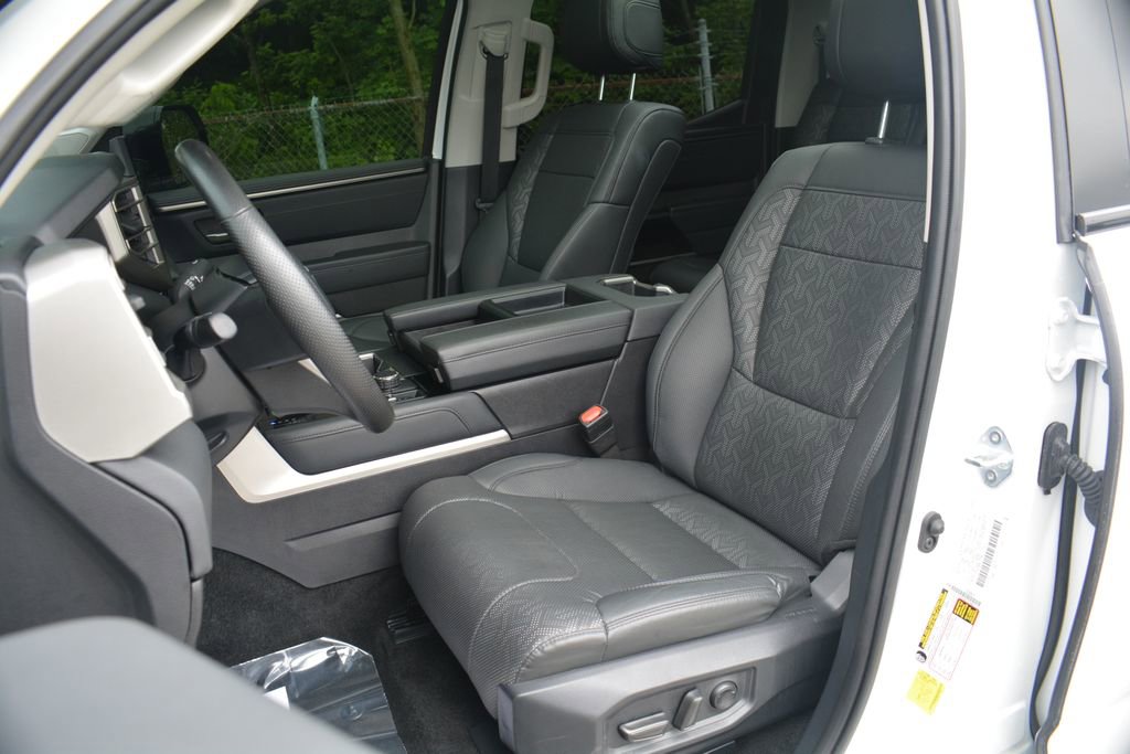 Used 2024 Toyota Tundra Limited AWD/4WD image 10