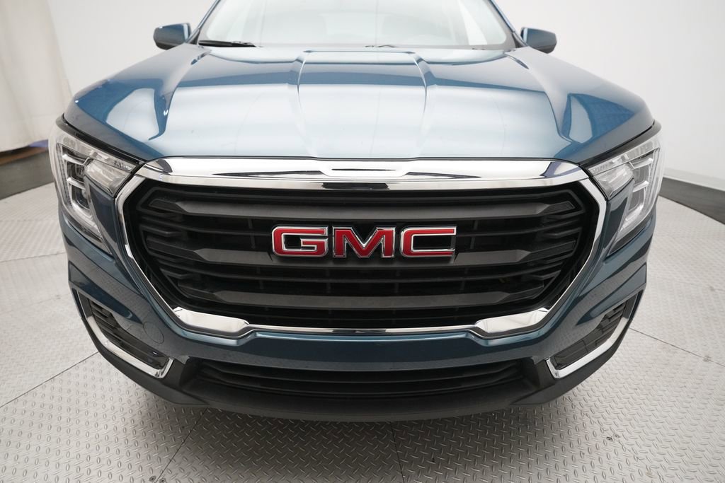 Used 2024 GMC Terrain SLE w/ Driver Convenience Package image 20
