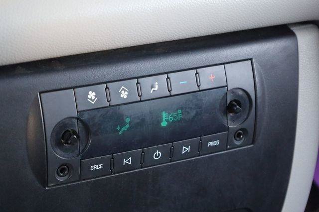 Used 2008 Chevrolet Suburban LT w/ LT Preferred Equipment Group RWD image 32