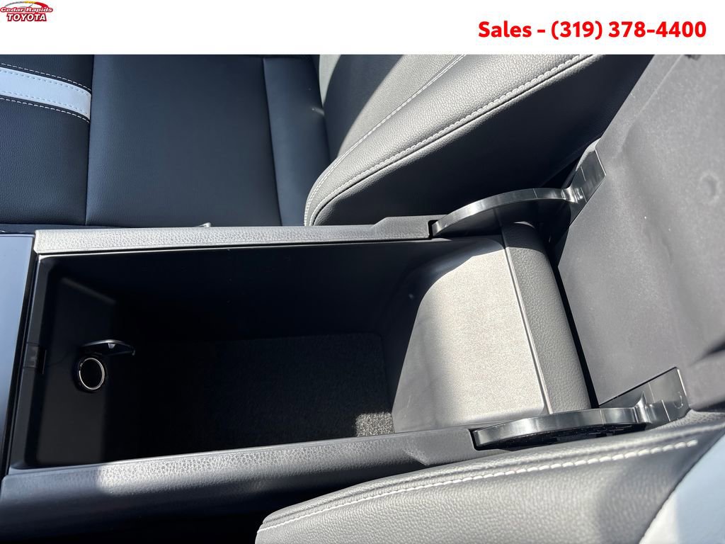 New 2026 Toyota Camry Hybrid image 25