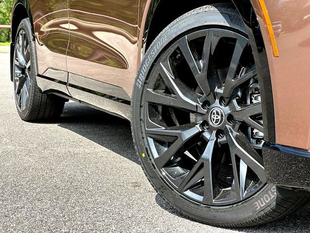 New 2026 Toyota Crown Signia image 2