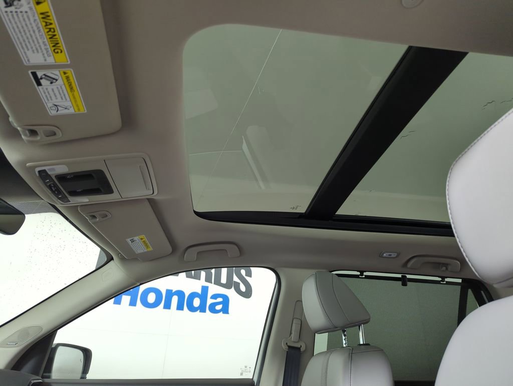 Certified 2025 Honda Pilot Touring image 17